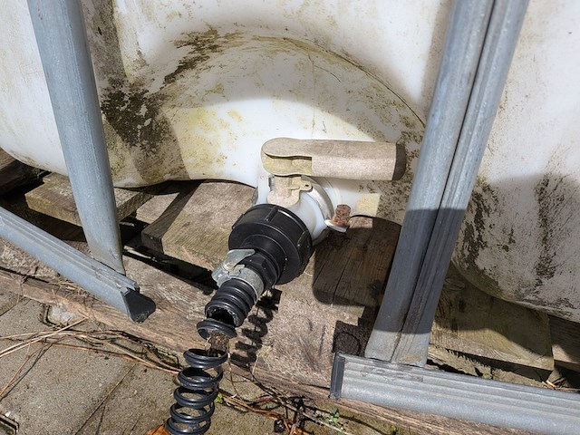 3x opengewerkte ibc container - afbeelding 7 van  7