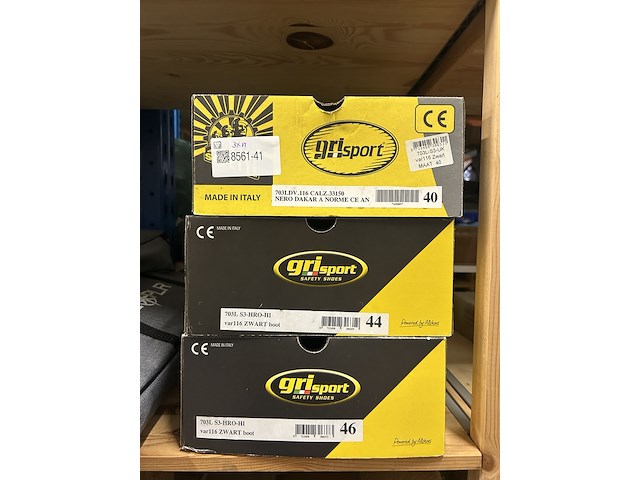 3x paar veiligheidsschoenen (maat 40, 44, 46) grisport - afbeelding 1 van  4