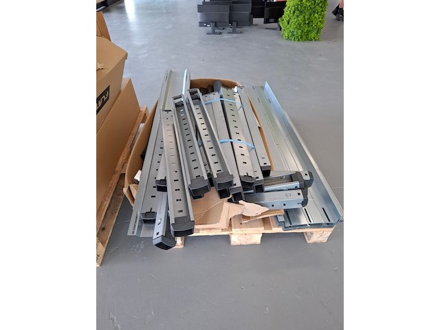 3x pallet diverse montageprofielen t.b.v. zonnepanelen - afbeelding 5 van  14