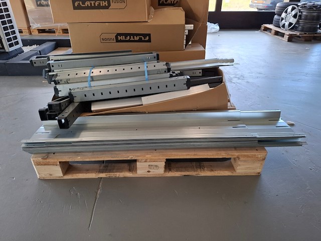 3x pallet diverse montageprofielen t.b.v. zonnepanelen - afbeelding 6 van  14