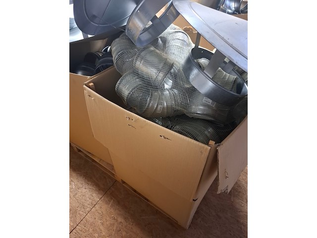 3x pallet met divers luchtkanaal toebehoren - afbeelding 7 van  7