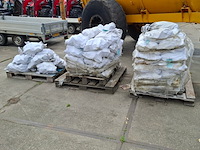 3x pallet met toffees (betonnen afstandhouders) - afbeelding 2 van  7