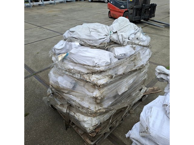 3x pallet met toffees (betonnen afstandhouders) - afbeelding 7 van  7