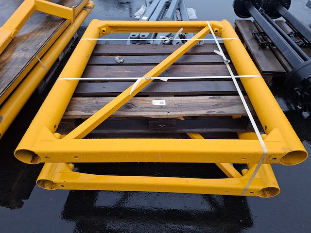 3x pallet wagenbouwonderdelen - afbeelding 4 van  7