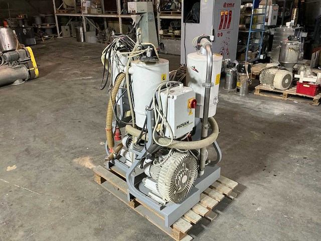 3x piovan f38 - side channel/ring blower - 4 x piovan c10ix (material receiver) - afbeelding 10 van  15