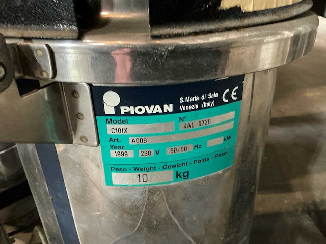 3x piovan f38 - side channel/ring blower - 4 x piovan c10ix (material receiver) - afbeelding 14 van  15