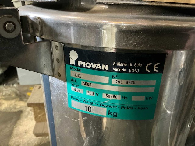 3x piovan f38 - side channel/ring blower - 4 x piovan c10ix (material receiver) - afbeelding 15 van  15