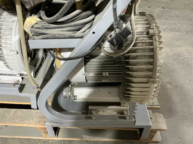 3x piovan f38 - side channel/ring blower - 4 x piovan c10ix (material receiver) - afbeelding 8 van  15