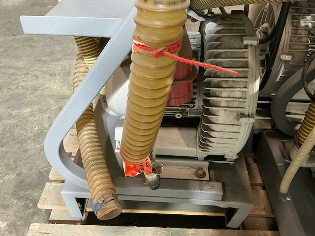 3x piovan f38 - side channel/ring blower - 4 x piovan c10ix (material receiver) - afbeelding 9 van  15