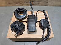 3x portofoon met accessoires, motorola - afbeelding 2 van  9