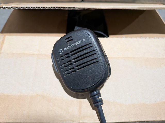 3x portofoon met accessoires, motorola - afbeelding 5 van  9