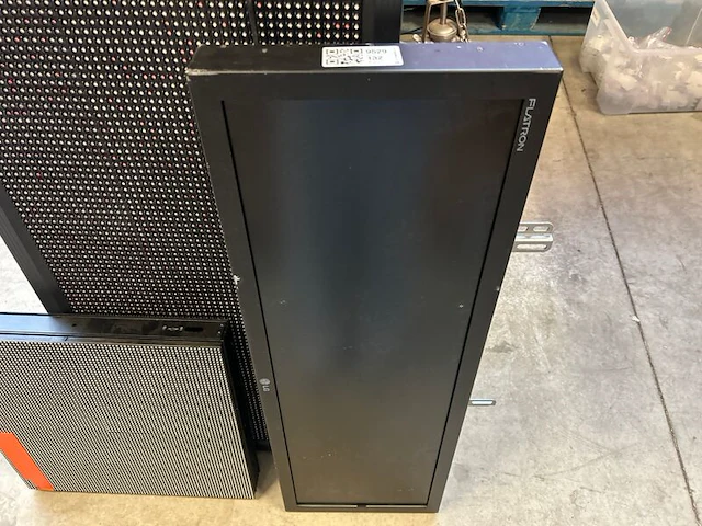 3x professionele beeldschermen en led-videowall panelen w.o. flatron - afbeelding 4 van  6