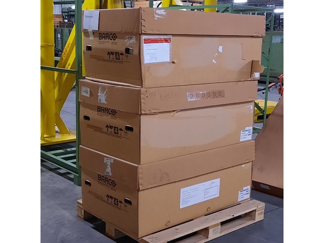3x projector, barco - afbeelding 6 van  6
