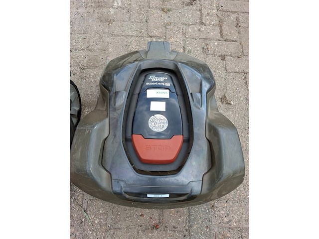3x robotmaaier husqvarna, bouwjaar 2015/18 - afbeelding 2 van  7
