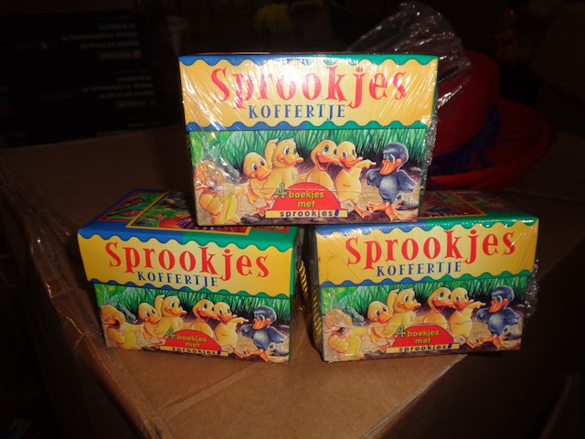 3x sprookjes koffertje met 4 boekjes - afbeelding 2 van  3