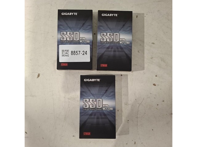 3x ssd kaart 128gb, gigabyte, nvme m.2 2280, 2022 - afbeelding 1 van  2