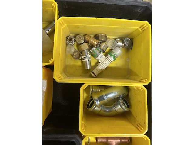 3x stanley gereedschapskoffer, organizer met inhoud koppelingen - afbeelding 2 van  11