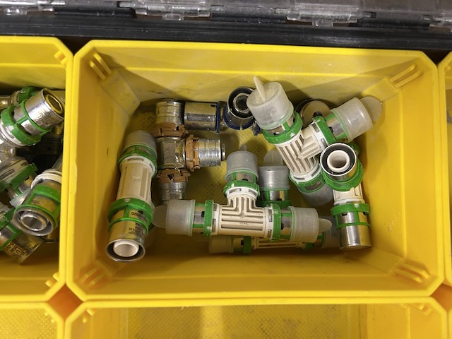 3x stanley gereedschapskoffer, organizer met inhoud koppelingen - afbeelding 5 van  8