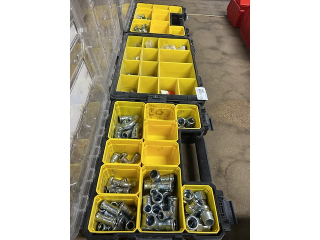 3x stanley gereedschapskoffer, organizer met inhoud koppelingen - afbeelding 8 van  8