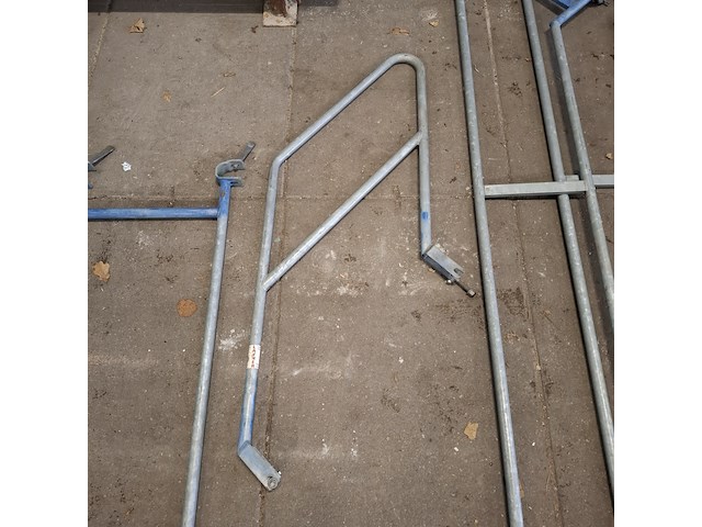 3x steigertrap met leuning layher, allround stalen steiger - afbeelding 13 van  26