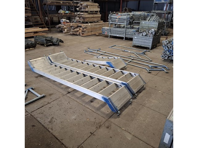 3x steigertrap met leuning - afbeelding 1 van  26