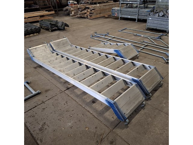 3x steigertrap met leuning - afbeelding 12 van  26