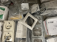 3x stellingvak installatie- en schakelmateriaal - afbeelding 4 van  16