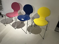 3x stoel danform, roze, blauw en geel - afbeelding 1 van  4