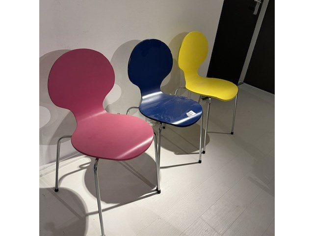 3x stoel danform, roze, blauw en geel - afbeelding 3 van  4
