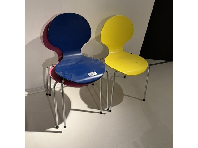 3x stoel danform, roze, blauw en geel - afbeelding 4 van  4