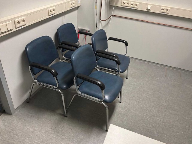 3x tafel, 8x stoel - afbeelding 4 van  4