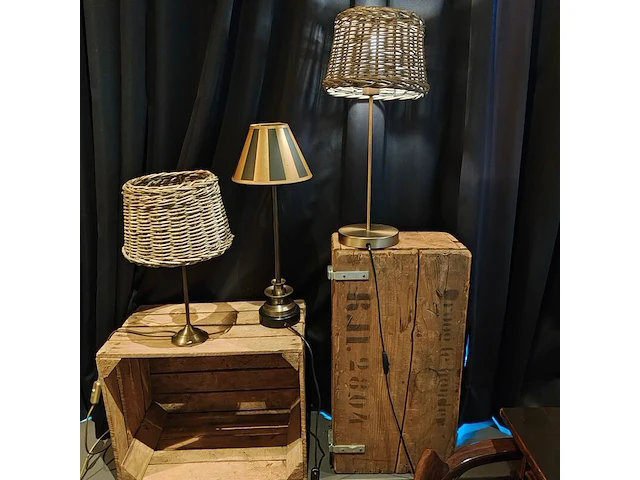 3x tafel lampje met kist - afbeelding 1 van  2