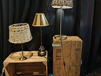 3x tafel lampje met kist
