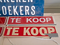 3x "te koop bordje" en 1x "parkeren bezoekers" - afbeelding 4 van  4