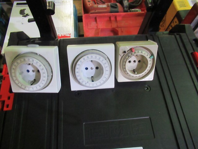 3x tijdschakelaar - afbeelding 1 van  2