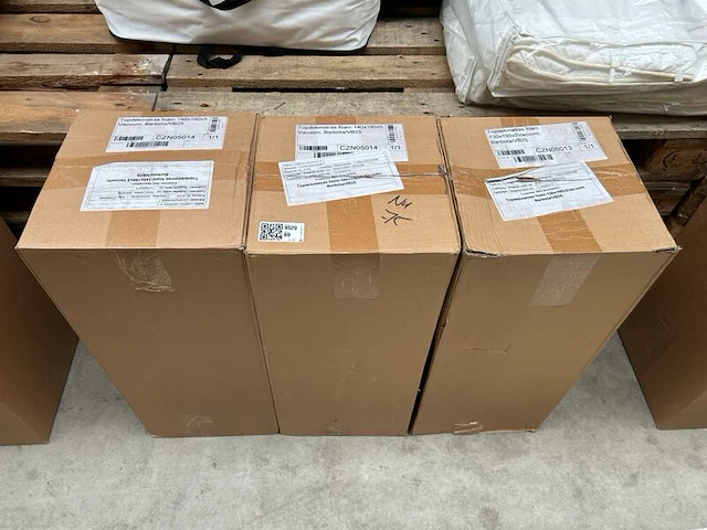 3x topdekmatras (1x 130x190x5, 2x 140x190x5) - afbeelding 1 van  2