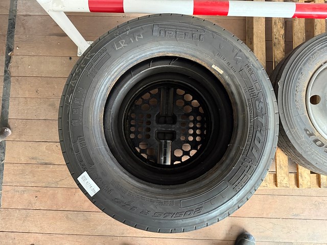 3x trailerband bridgestone, goodyear, pirelli - afbeelding 3 van  4