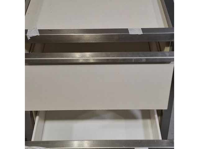 3x verrijdbare keukenblokken, o.a. whirlpool - afbeelding 2 van  11