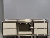 3x verrijdbare keukenblokken, o.a. whirlpool