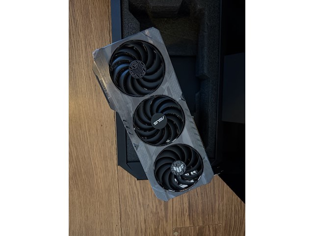 3x videokaart, asus & gigabyte, geforce rtx 4090 - afbeelding 10 van  15