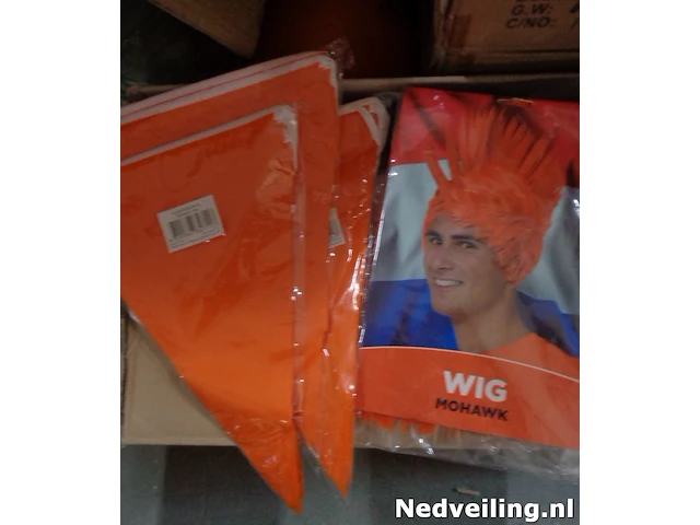 3x vlaggenlijn oranje 10mtr + 1x oranje pruik - afbeelding 3 van  3