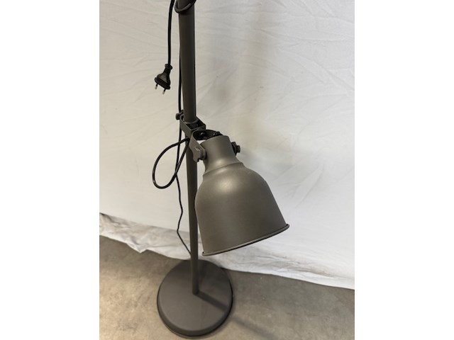 3x vloerlamp ikea, hektar en skurup, antraciet en zwart - afbeelding 2 van  10