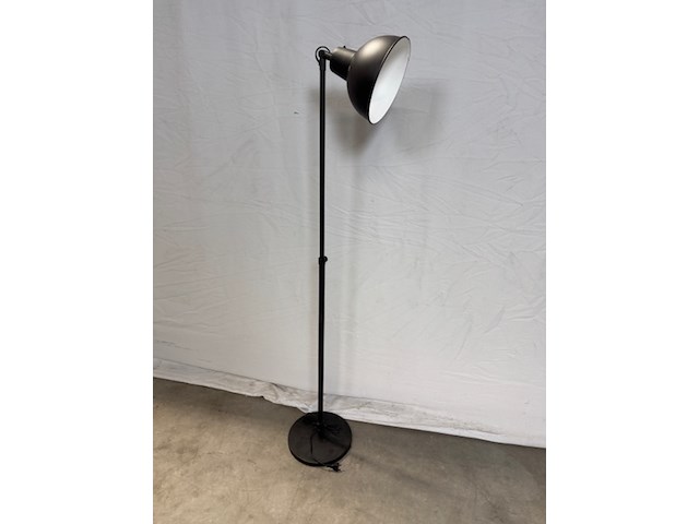3x vloerlamp ikea, hektar en skurup, antraciet en zwart - afbeelding 6 van  10