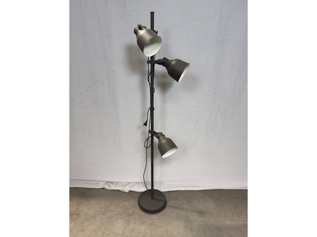 3x vloerlamp ikea, hektar en skurup, antraciet en zwart - afbeelding 9 van  10