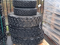3x vrachtwagenband en 2x terreinband, michelin/continental - afbeelding 1 van  9