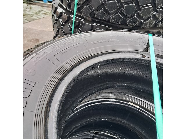 3x vrachtwagenband en 2x terreinband, michelin/continental - afbeelding 3 van  9