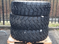 3x vrachtwagenband, o.a continental