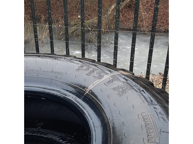 3x vrachtwagenband, o.a continental - afbeelding 4 van  9