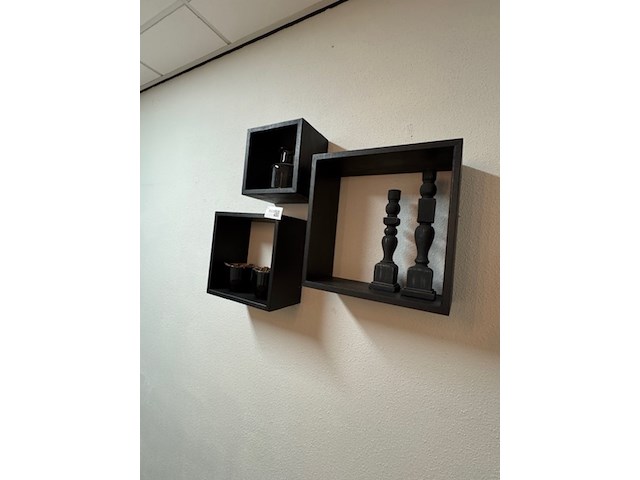 3x wandkastje en diverse decoratie - afbeelding 1 van  3