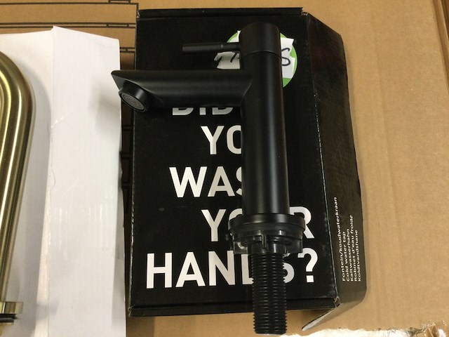 3x wastafelkranen, zwart/chroom/goud - afbeelding 2 van  4